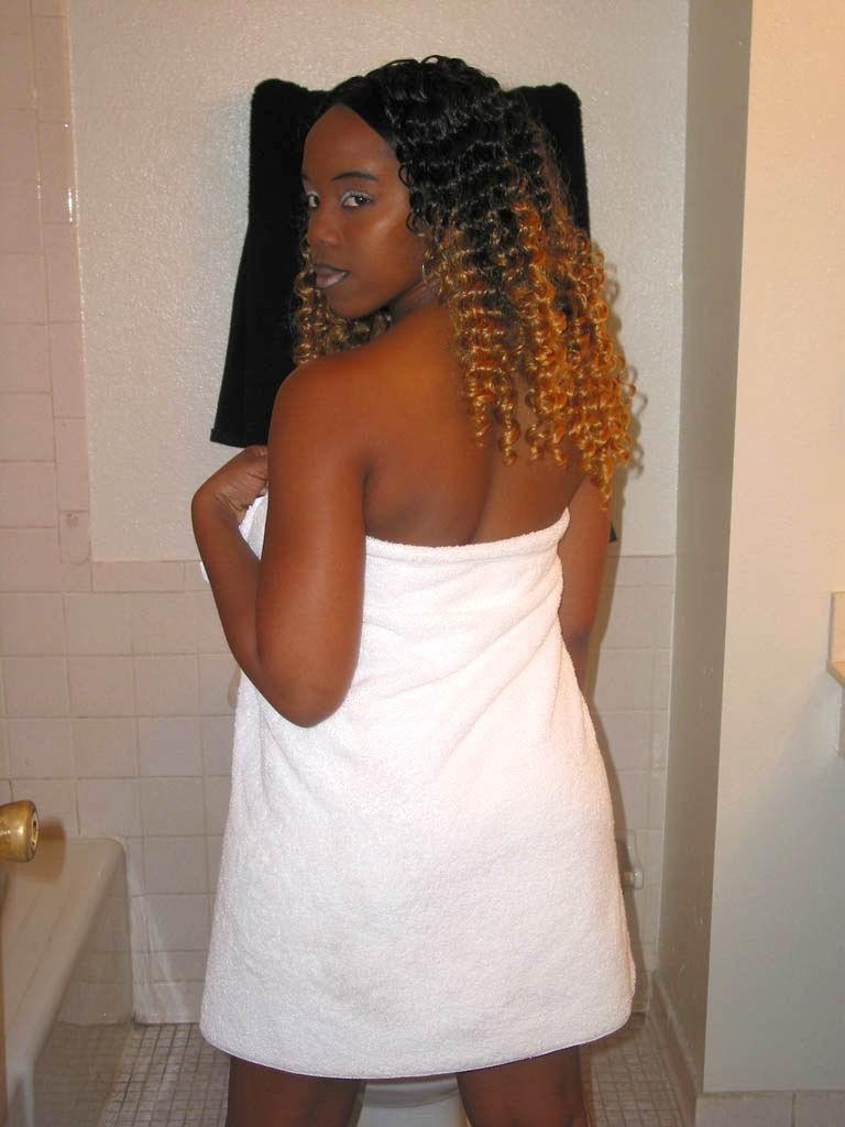 15P Chubby ebony cutie under the shower
