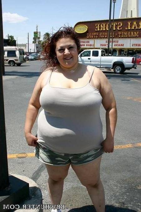 16P Fat mature slut giving a blowjob and getting pussy slammed