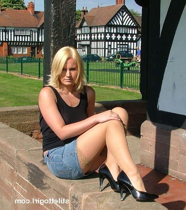 15P Chubby blonde in tan stockings