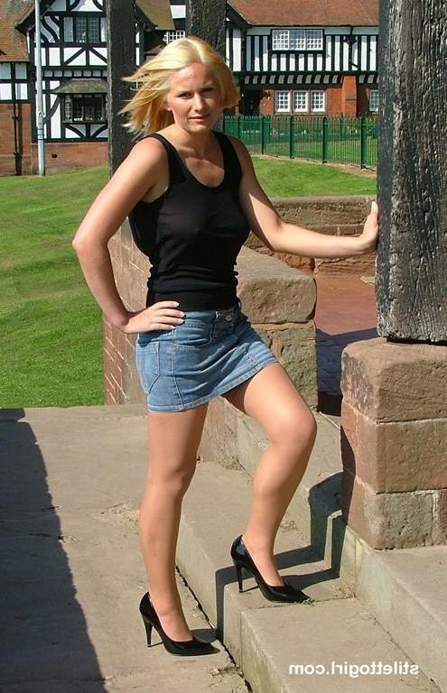 15P Chubby blonde in tan stockings