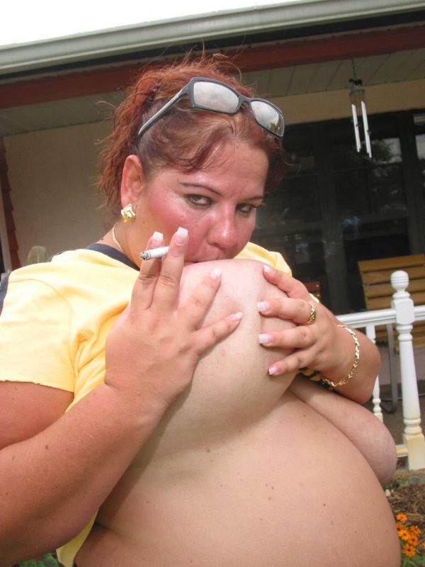 15P Monster boobs fattie posing outdoor