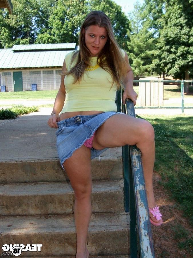 12P Cute and chubby teen girl exposed good
