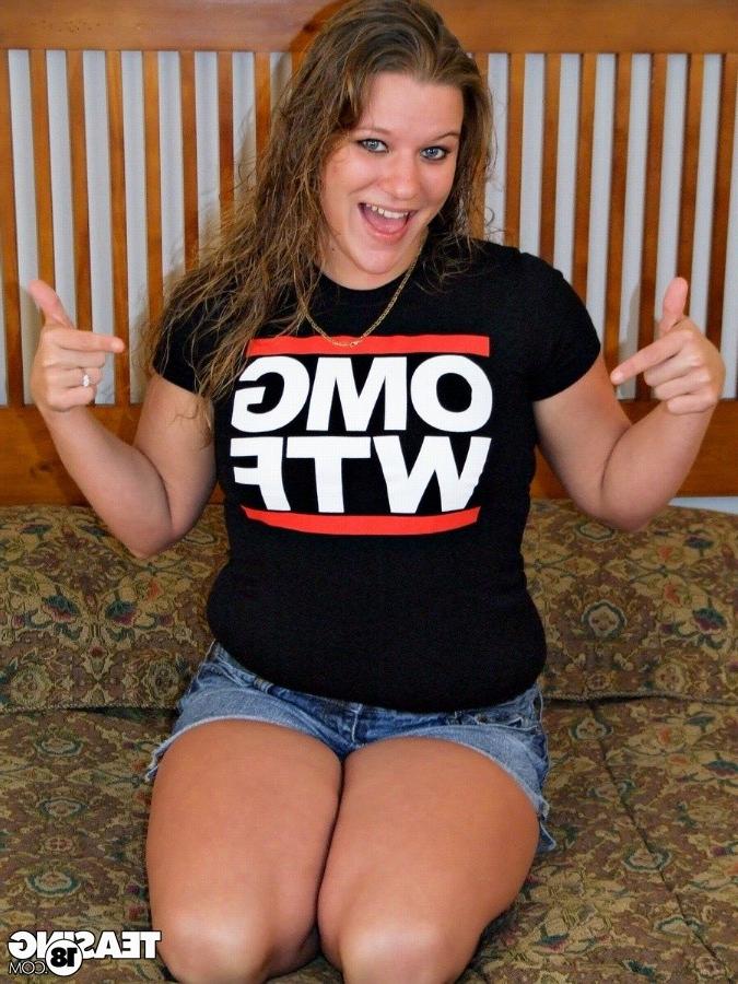 12P Cute and chubby teen girl exposed good