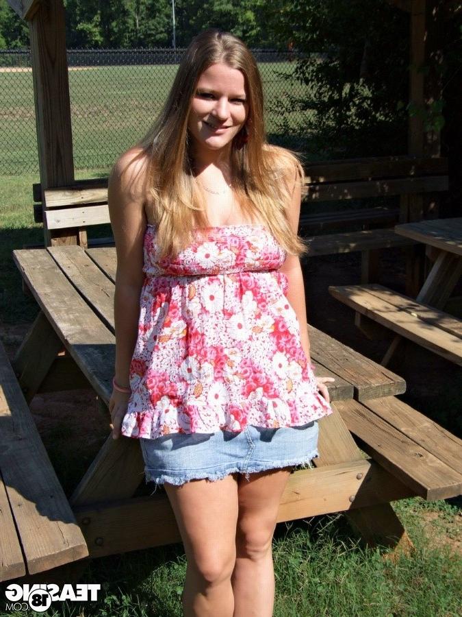 12P Cute and chubby teen girl exposed good