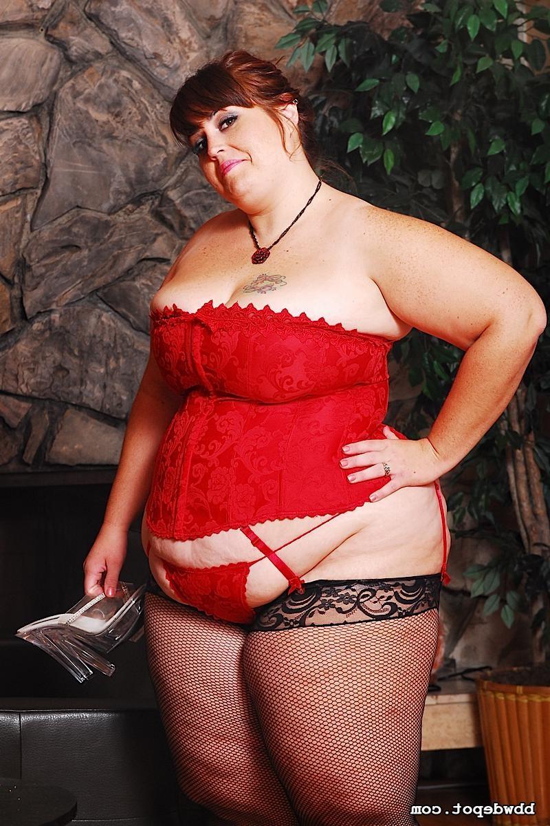16P Hot bbw Veronica Bottoms in red lingerie getting her juicy pussy