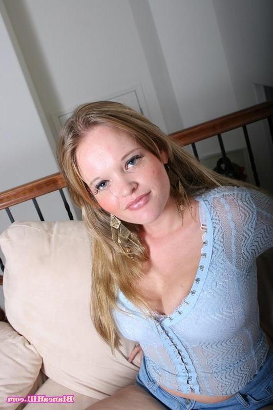 17P Chubby Bianca Hill strips down to her panties