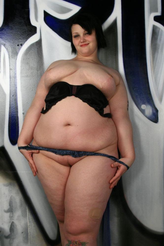 16P Chubby tattooed teen posing like a tiny flexy girl