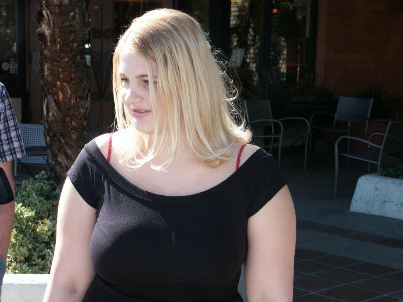 15P Gorgeous blond chubby fucked in bed