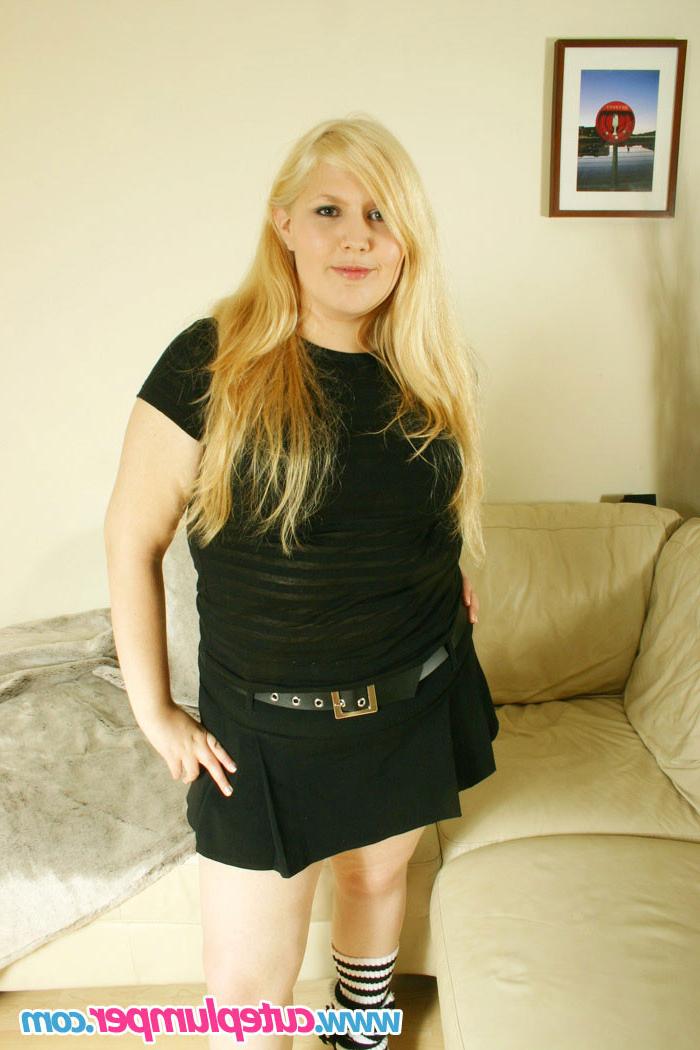 17P Chubby blonde in miniskirt and legwarmers masturbating