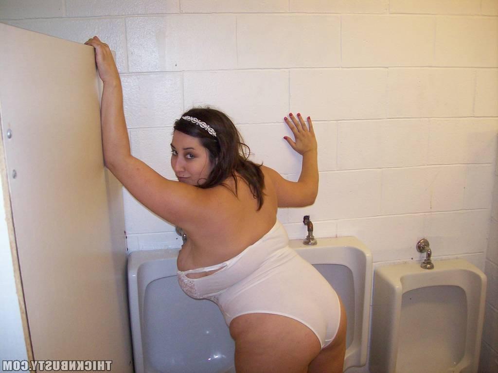 16P Naughty fat chubby BBW amateur with huge natural tits spreading