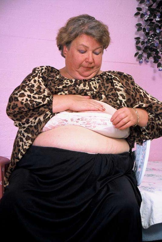 15P Bbw chubby granny showing her huge stomach and big tits