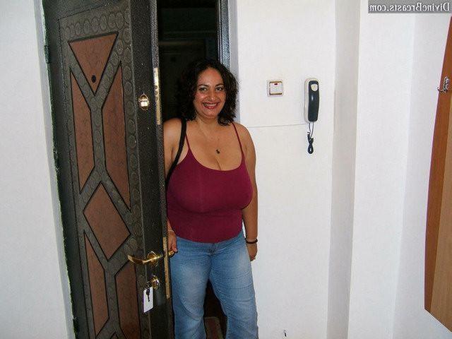15P amateur chubby latina with giant big tits