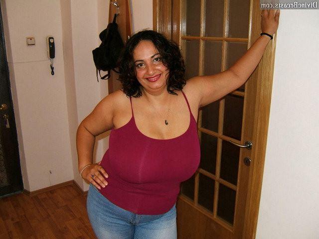 15P amateur chubby latina with giant big tits