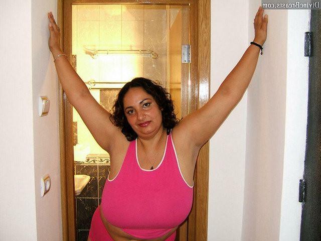 15P amateur chubby latina with giant big tits