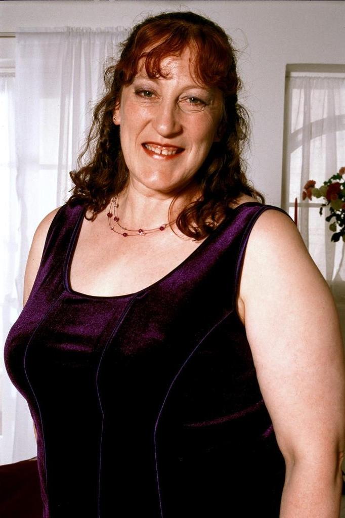19P Horny fat mature loves strip teasing and spreading her twat