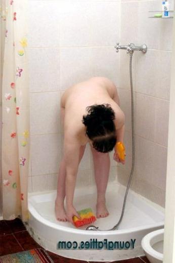 16P nice chubby taking shower spycam photo scenes