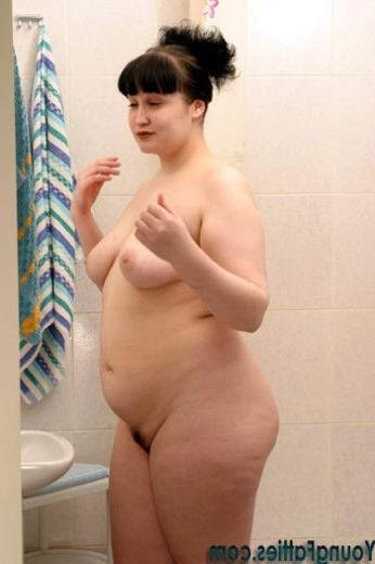 16P nice chubby taking shower spycam photo scenes