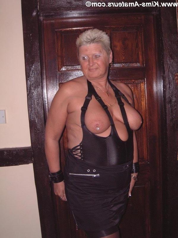 16P Old and Young chubby amateur houswifes enjoys in swinger orgy