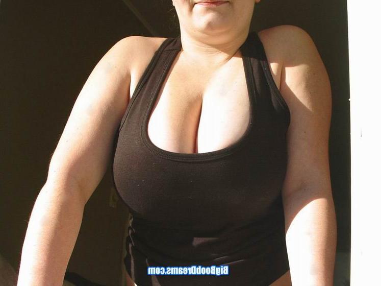 16P Amateur chubby and busty babe teasing