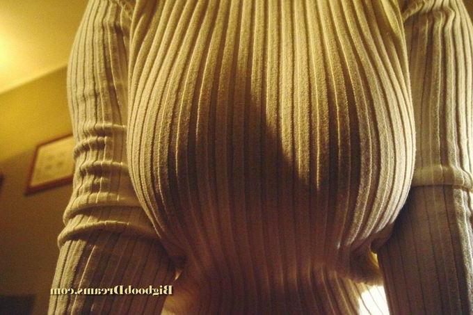 16P Busty and chubby babe posing in cloth