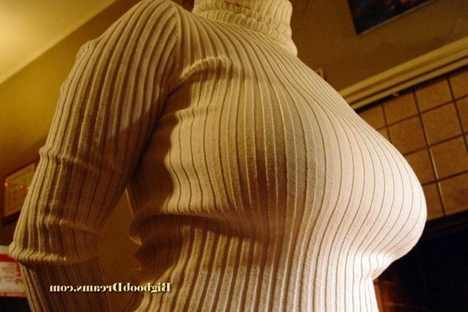 16P Busty and chubby babe posing in cloth