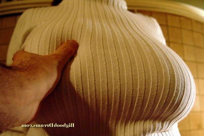 16P Busty and chubby babe posing in cloth