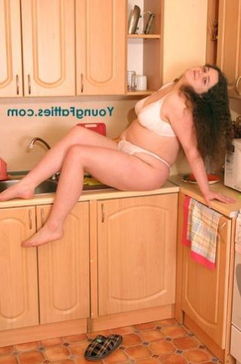 16P cute plump teen posing naked in the kitchen
