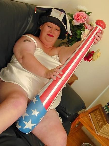 20P Fat mature teasing in negligee