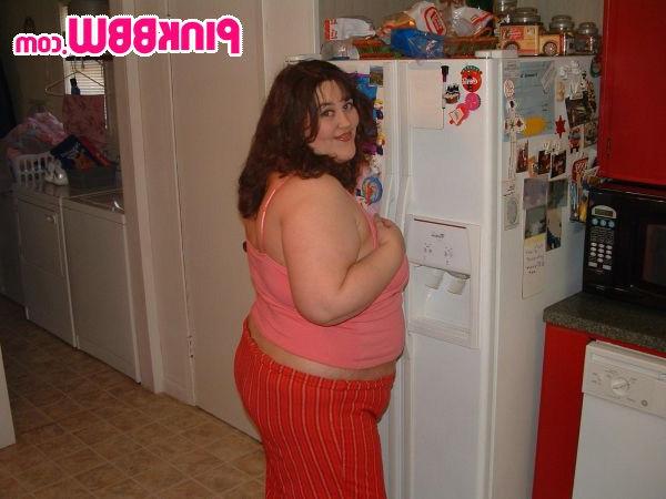 16P Chubby bbw having a midnight messy food snack