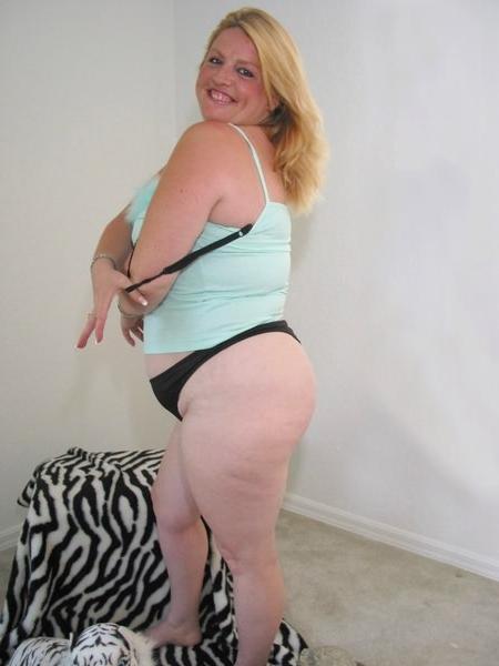 20P Chubby blonde amateur
