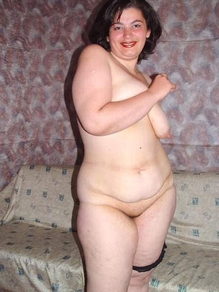 20P Chubby amateur babe
