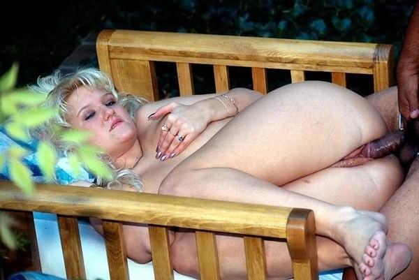 18P Curly blonde chubby fucked on bed outdoor
