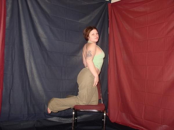17P Chubby tattoo brunette posing