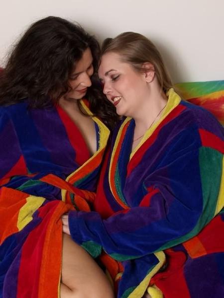 16P Chubby lesbians