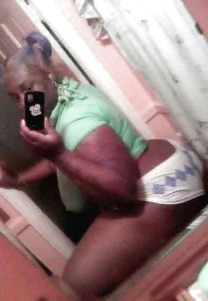 8P Pics to My I-Phone (Ghetto Bitch)