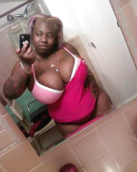 8P Pics to My I-Phone (Ghetto Bitch)