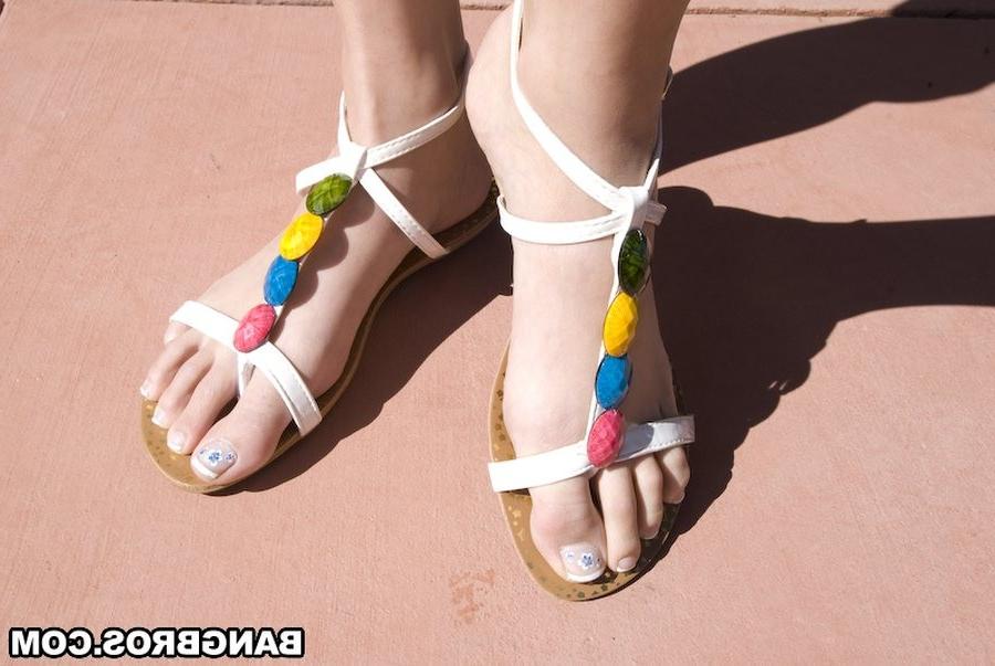 16P Danica Dillan wants her sexy feet creamed with cum