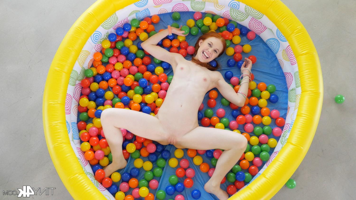 18P Redhead play time with Dolly Little