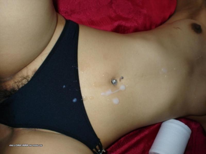 15P Chick gets wild on cam and enjoys a load of jizz