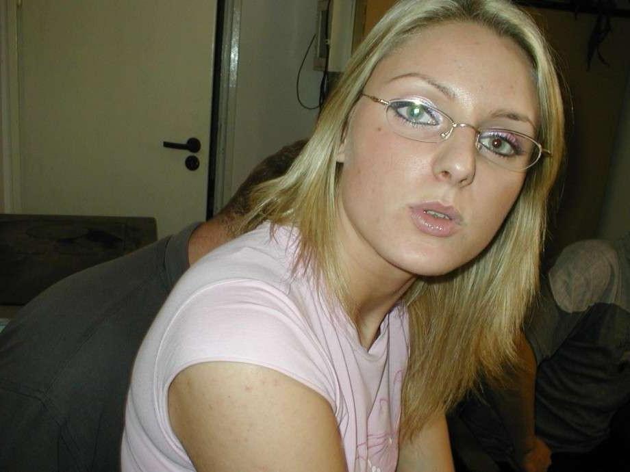 15P Pictures of his bitch showing her ass and tits