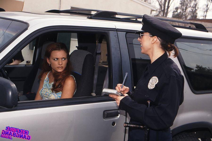 16P Two female cops aresting a hot chicks &amp;amp; lesbian action w/ toys