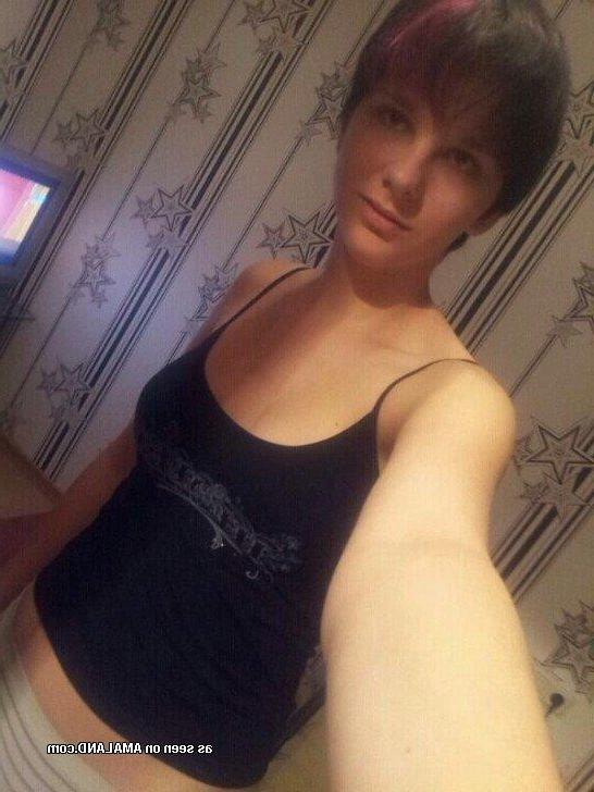 15P Horny amateur chick got naughty stripping naked