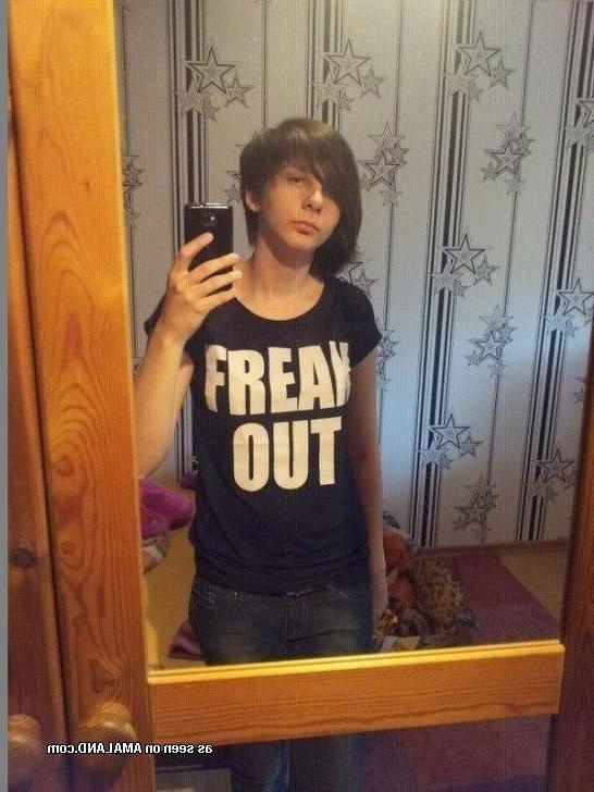 15P Horny amateur chick got naughty stripping naked
