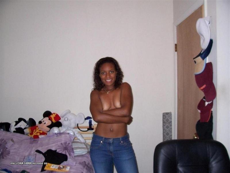 15P Ebony coed strips and fingers her cunt in photo collection