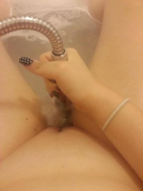 10P Girlfriends go wild on cam while playing with their pussy