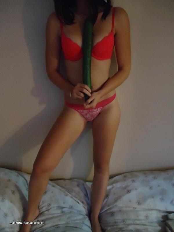 10P Wild sexy chick with fine tight ass playing with her holes