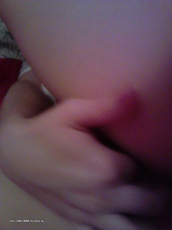 15P Naughty horny chick fingering her snatch while selfshooting
