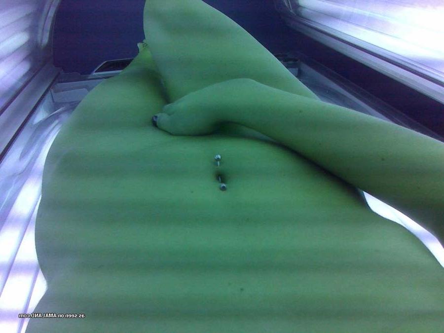 16P Pictures of horny bitches pleasing themselves