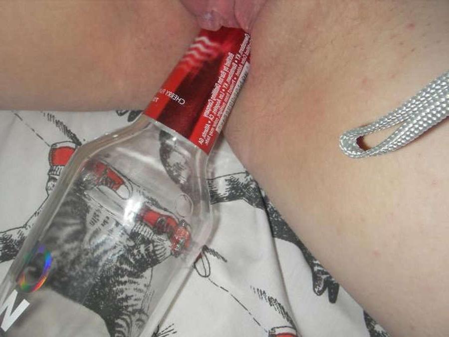 16P Various pictures of horny girlfriends masturbating