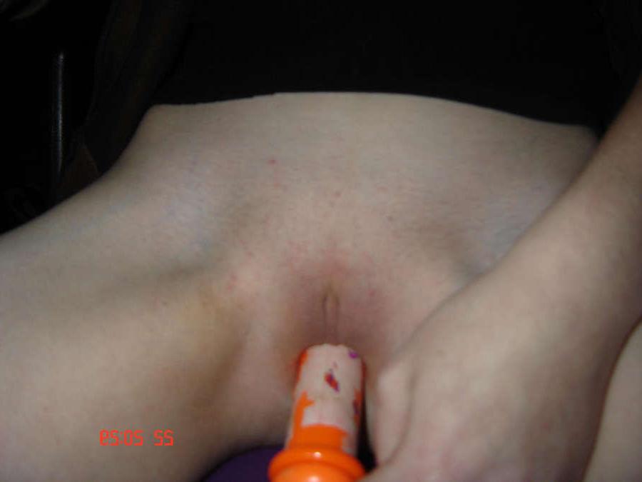16P Pictures of naughty girls fucking themselves